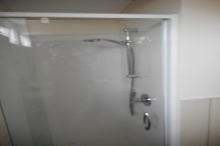 Photo of property in 2 Waimana Road, Conifer Grove, Takanini, 2112