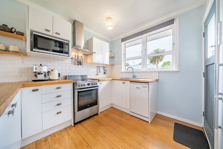 Photo of property in 28 Henry Street, Ebdentown, Upper Hutt, 5018