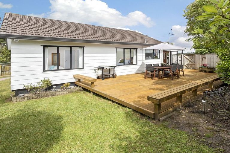 Photo of property in 2/28 De Quincey Terrace, Highland Park, Auckland, 2010