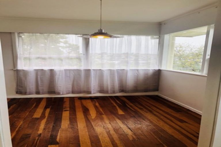 Photo of property in 8 Cheryl Place, Hillcrest, Auckland, 0627