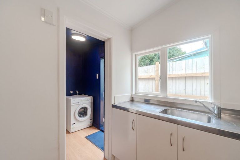 Photo of property in 12 Rolleston Street, Mount Cook, Wellington, 6021