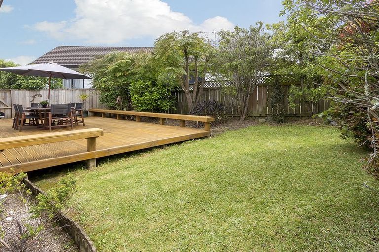 Photo of property in 2/28 De Quincey Terrace, Highland Park, Auckland, 2010