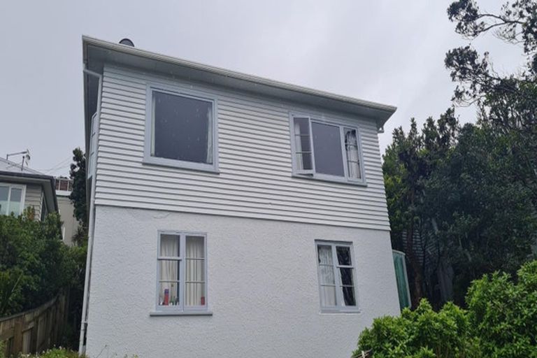 Photo of property in 19 Alexandra Road, Roseneath, Wellington, 6021