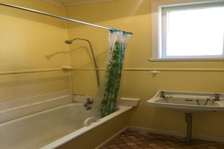 Photo of property in 35 Te Herekiekie Street, Turangi, 3334