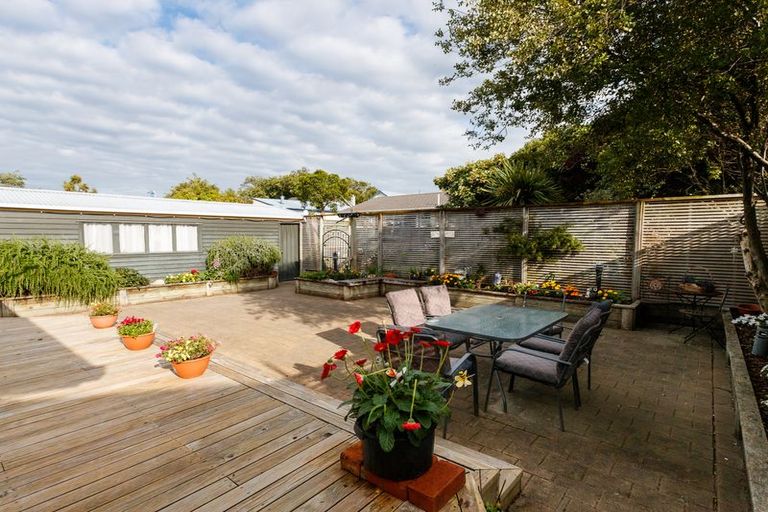 Photo of property in 51 Dahlia Street, Palmerston North, 4410