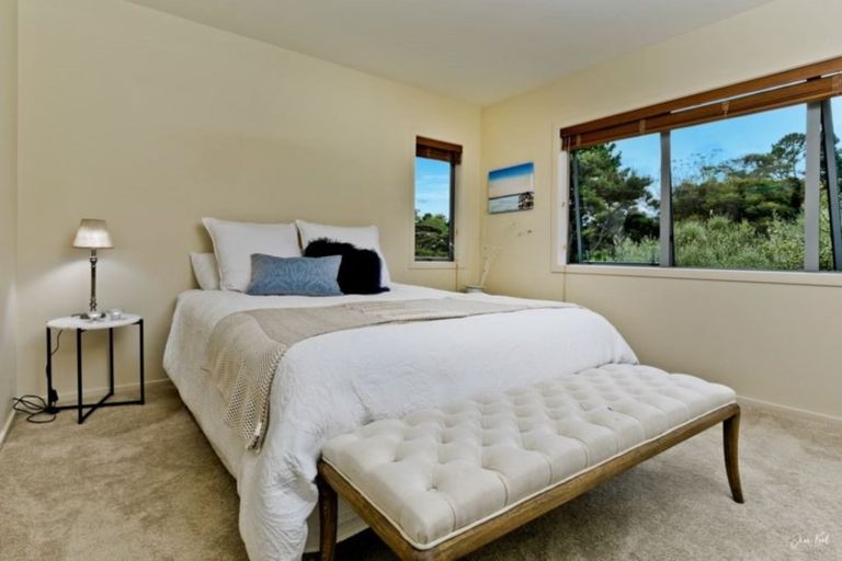 Photo of property in 10 Remu Place, Greenhithe, Auckland, 0632