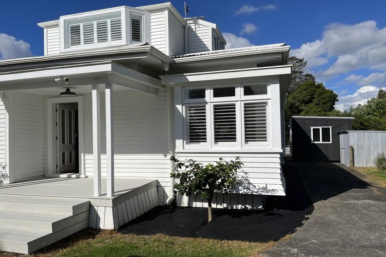 Photo of property in 5 Riverlea Road, Whenuapai, Auckland, 0618