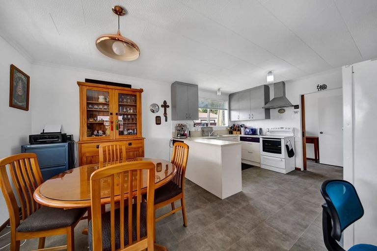 Photo of property in 17 Mace Street, Waitara, 4320