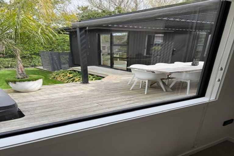 Photo of property in 95a Harris Crescent, Papanui, Christchurch, 8053