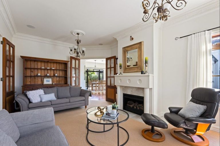 Photo of property in 21 Penwood Close, East Tamaki Heights, Auckland, 2016