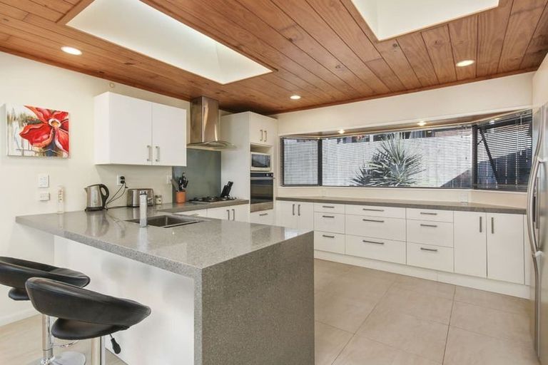 Photo of property in 94 Luckens Road, West Harbour, Auckland, 0618