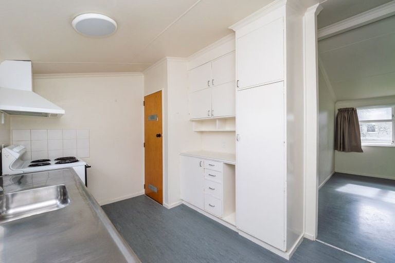 Photo of property in 9 Crewe Crescent, Hokowhitu, Palmerston North, 4410