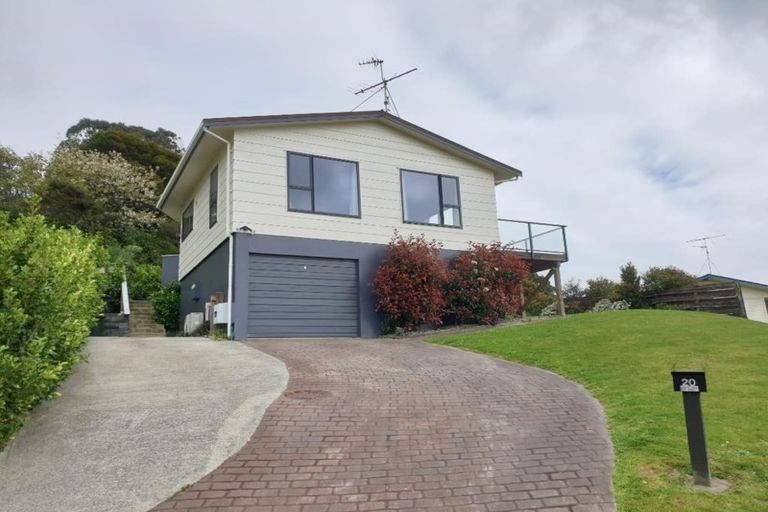 Photo of property in 20 Parkinson Close, Whitby, Porirua, 5024