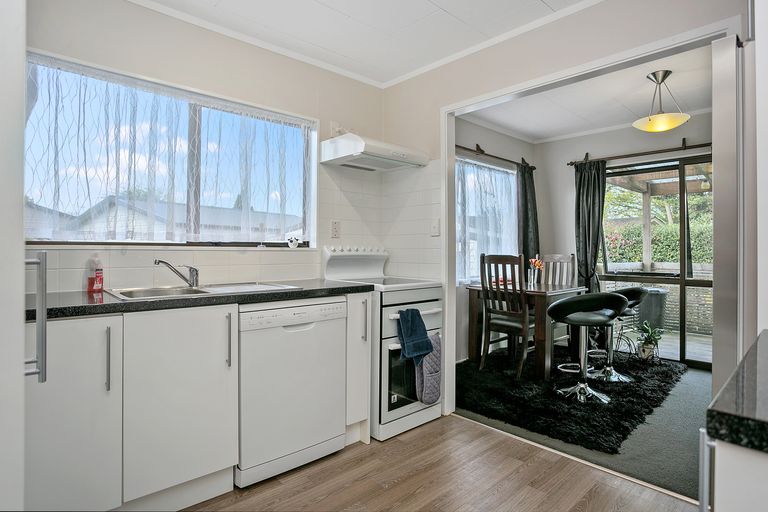 Photo of property in 74 Moore Street, Leamington, Cambridge, 3432