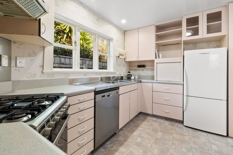 Photo of property in 297 The Parade, Island Bay, Wellington, 6023