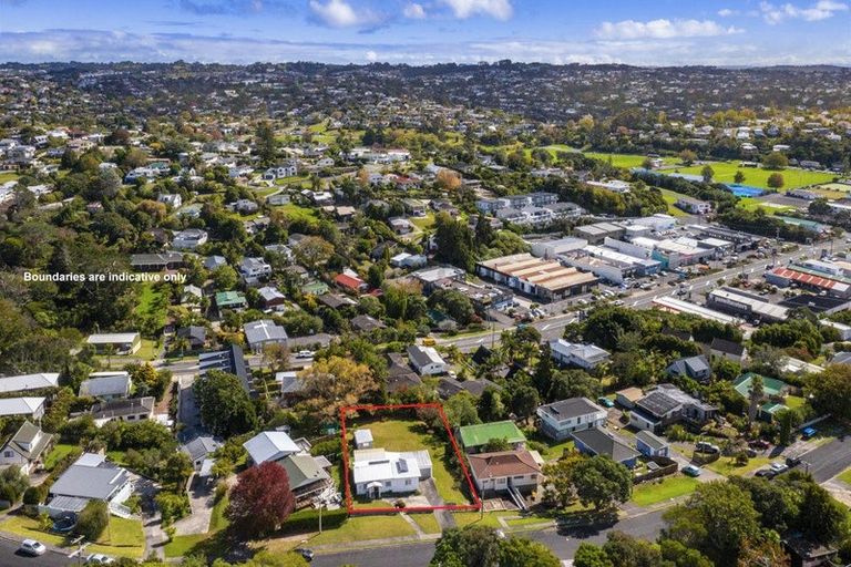 Photo of property in 21 Philson Terrace, Browns Bay, Auckland, 0630