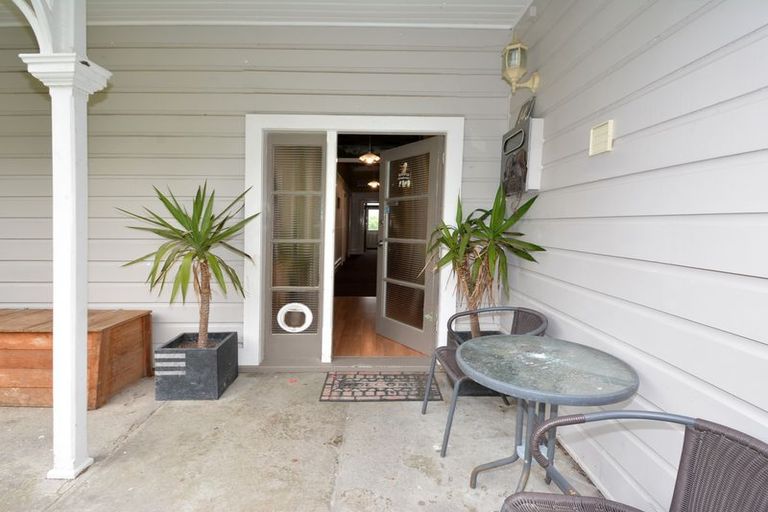 Photo of property in 14 Adderley Terrace, Ravensbourne, Dunedin, 9022