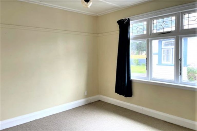 Photo of property in 33 Hardy Street, Waterloo, Lower Hutt, 5011