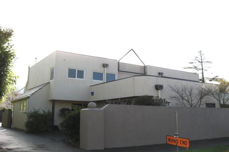 Photo of property in 2/33 Holly Road, St Albans, Christchurch, 8014