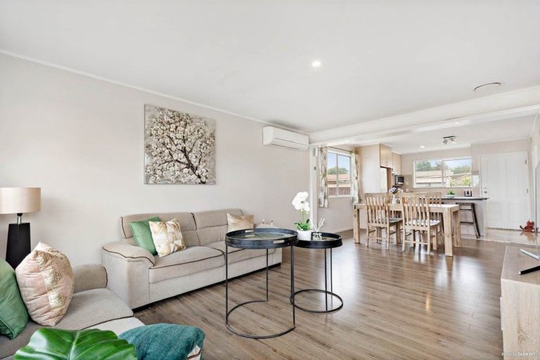Photo of property in 27 Sandrine Avenue, Clover Park, Auckland, 2019