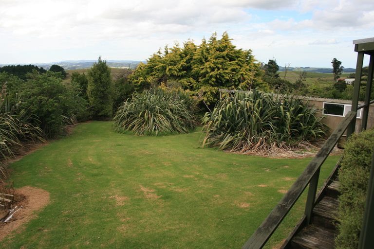 Photo of property in 236 Kiwitahi Road, Helensville, 0875