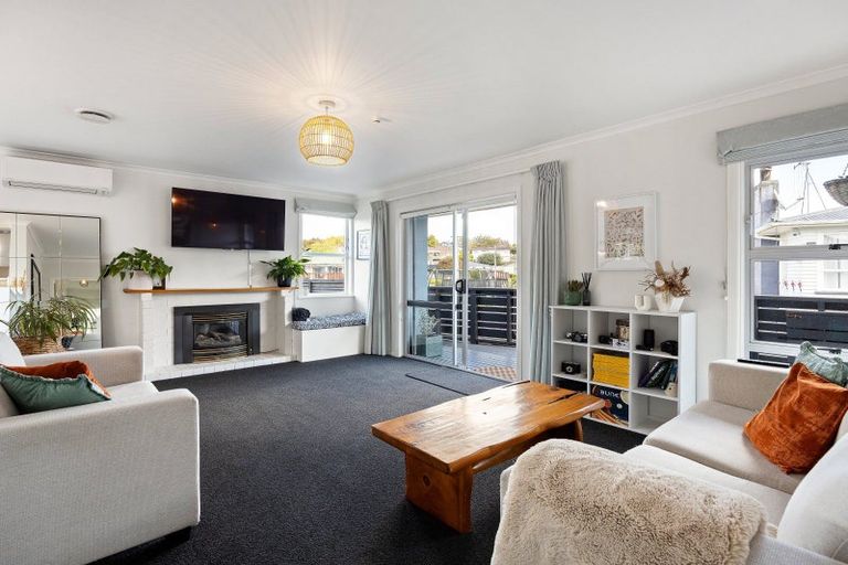 Photo of property in 14 Manapouri Place, Glenview, Hamilton, 3206