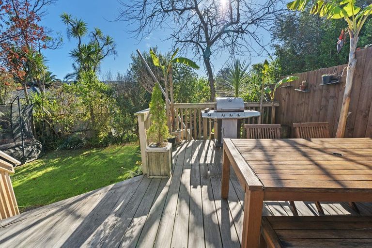 Photo of property in 1/17 Manuwai Road, Torbay, Auckland, 0630