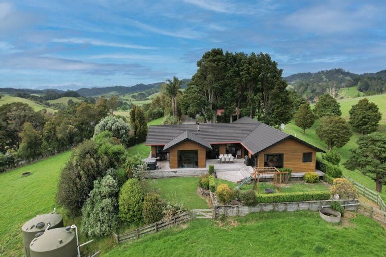 Photo of property in 18 Pataua Road North, Whareora, Whangarei, 0175
