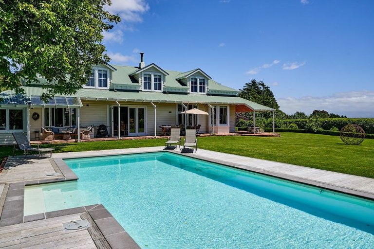 Photo of property in 8 Maungahina Road, Te Ore Ore, Masterton, 5886