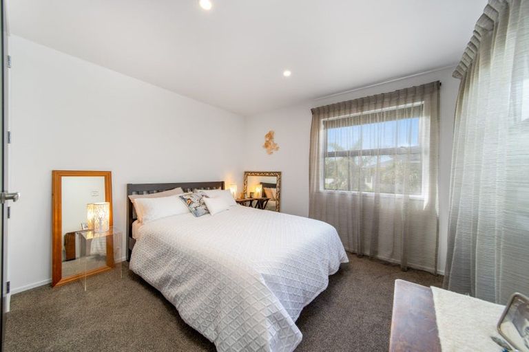 Photo of property in 14 Mariners Haven, One Tree Point, 0118