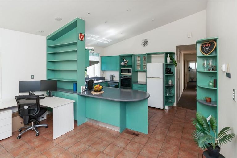 Photo of property in 43 Langdale Avenue, Paraparaumu, 5032