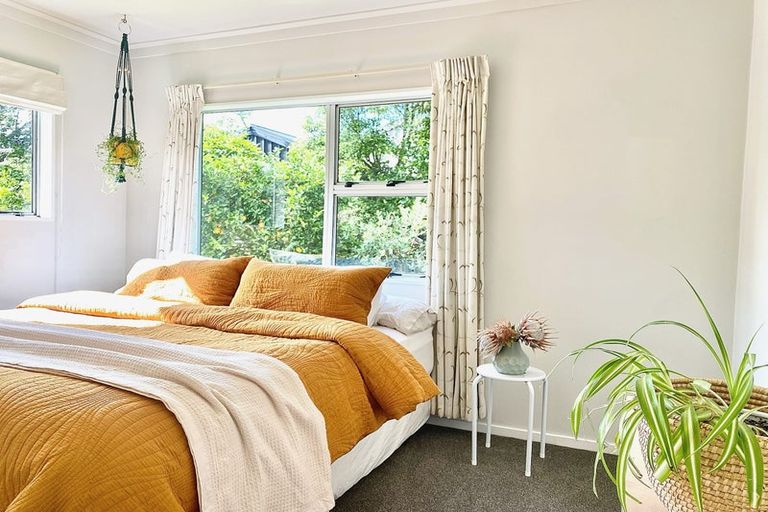 Photo of property in 17 Forest Road, Raumati South, Paraparaumu, 5032