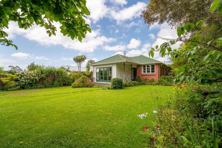 Photo of property in 58 Timaru Road, Waimate, 7924
