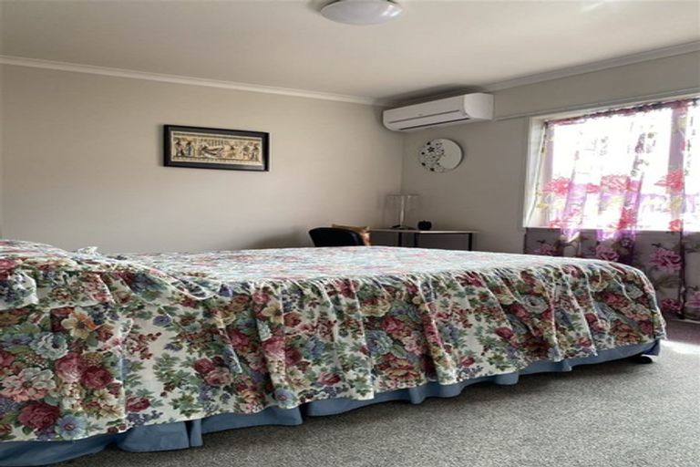 Photo of property in 4 Fitchburg Place, Mangere, Auckland, 2022