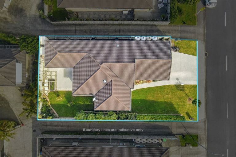 Photo of property in 10 Nirmal Place, Sunnyvale, Auckland, 0612