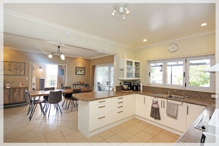 Photo of property in 54 Kawiu Road, Levin, 5510
