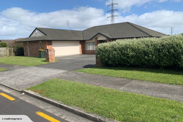 Photo of property in 17 Norman Close, The Gardens, Auckland, 2105