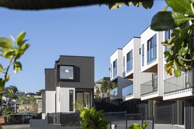 Photo of property in 33d Saint Peters Street, Northcote, Auckland, 0627