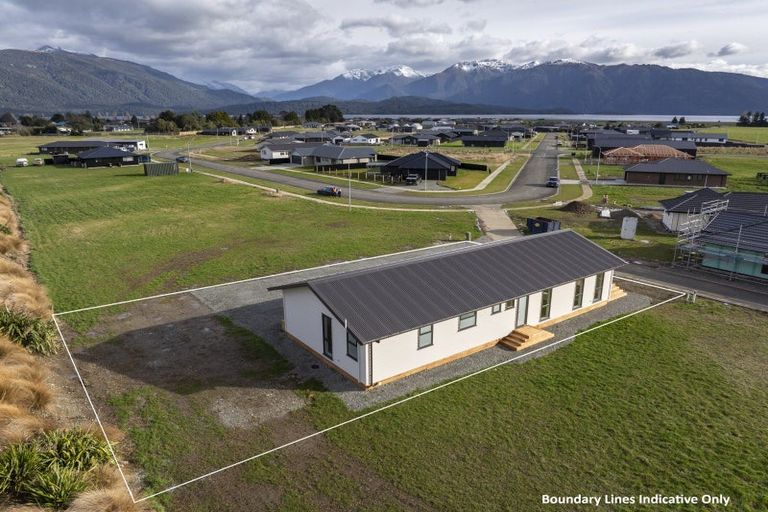 Photo of property in 21 Tukare Loop, Te Anau, 9600