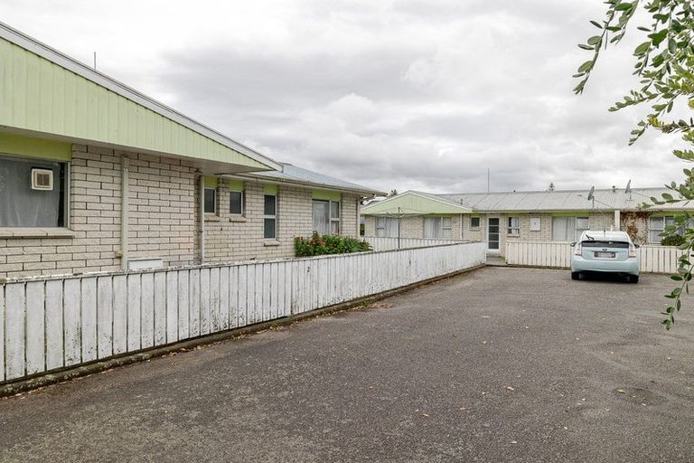 Photo of property in 3 Seddon Street, Takaro, Palmerston North, 4412