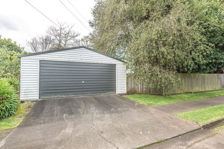 Photo of property in 28 Peakes Road, Saint Johns Hill, Whanganui, 4501