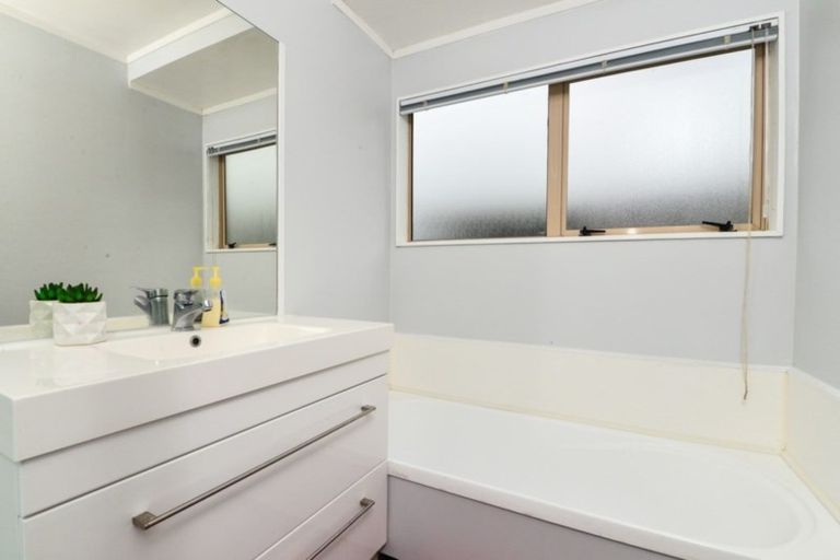 Photo of property in 37 Lloyd Drive, Nawton, Hamilton, 3200