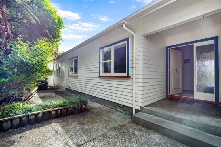 Photo of property in 19 Kimball Place, Johnsonville, Wellington, 6037