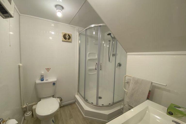 Photo of property in 6 Regal Place, Forrest Hill, Auckland, 0620