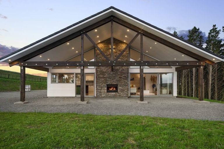 Photo of property in 132b Dormer Road, Waitoki, Helensville, 0875