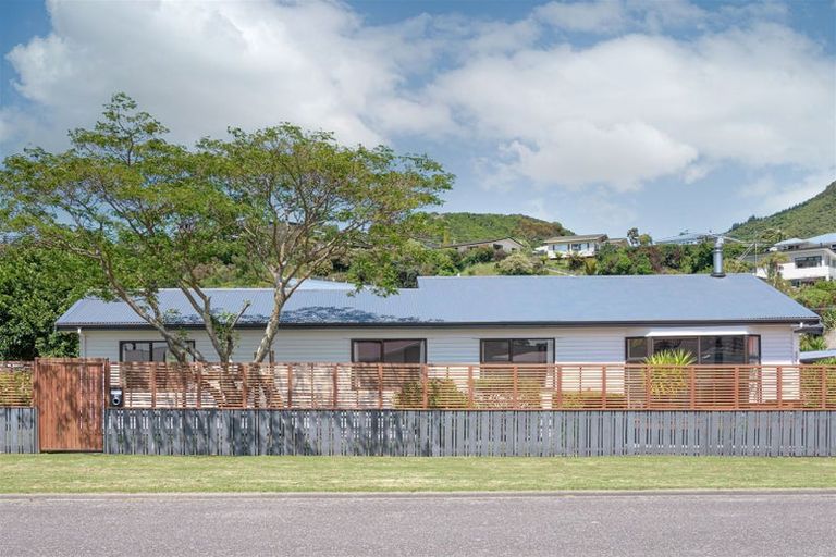 Photo of property in 21 Oxford Street, Picton, 7220