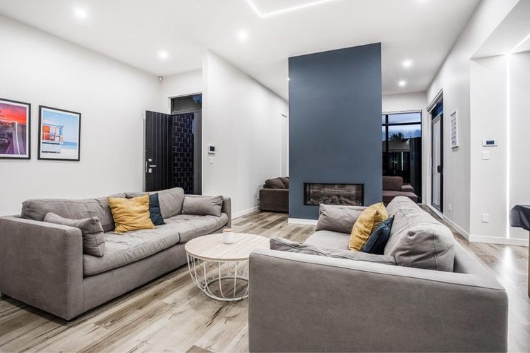 Photo of property in 17 Leebank Crescent, Riverhead, 0820