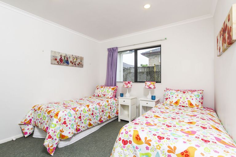 Photo of property in 28 Carnelian Court, Westgate, Auckland, 0614