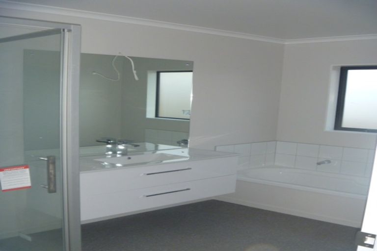 Photo of property in 13 Muirhill Place, Pokeno, 2402