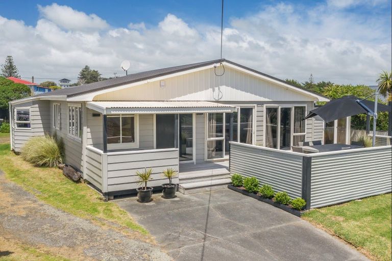 Photo of property in 118 Rua Avenue, Waitarere Beach, Levin, 5510